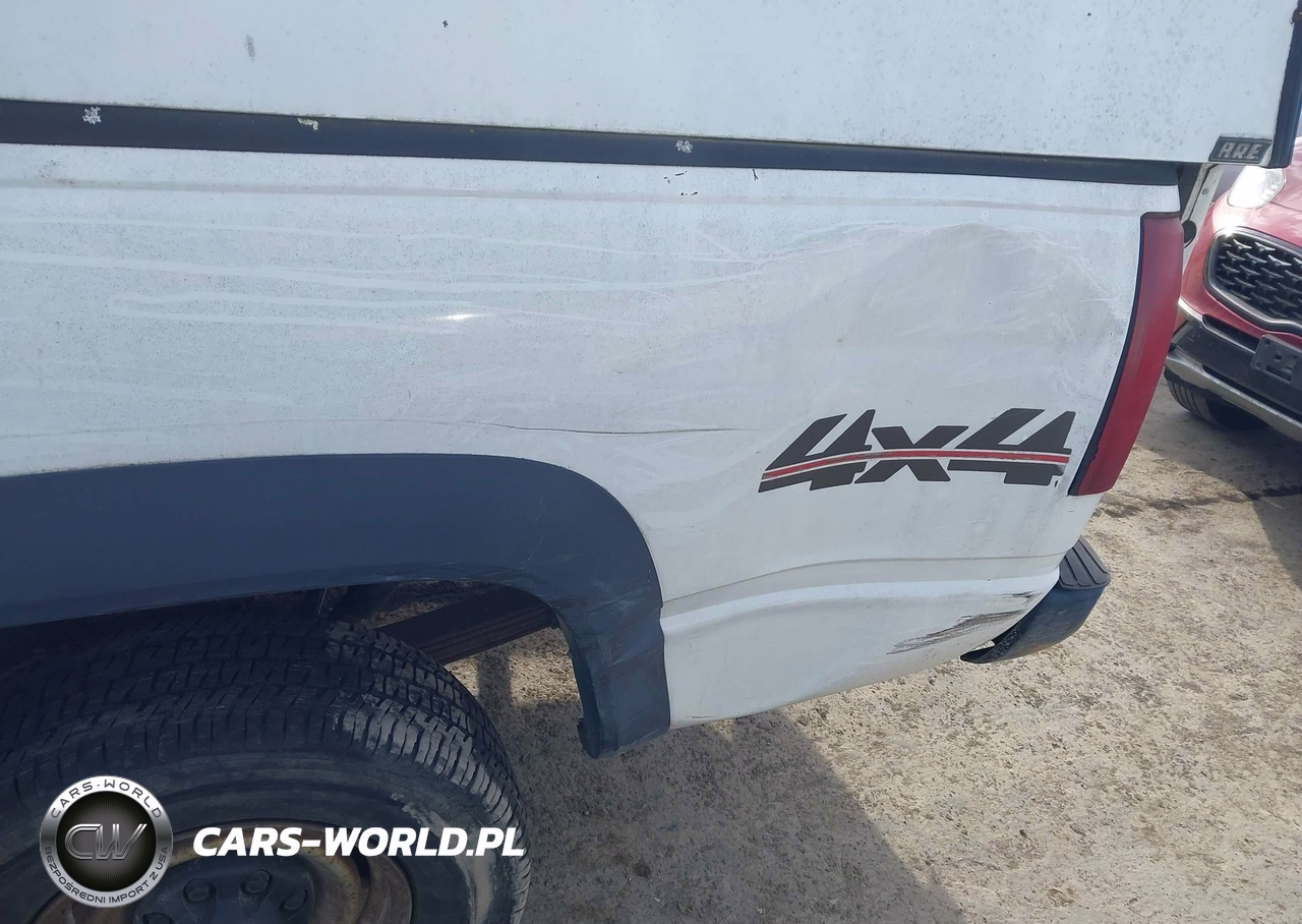 2000 Chevrolet K2500 VIN:1GCGK24R0YF486511 - 12