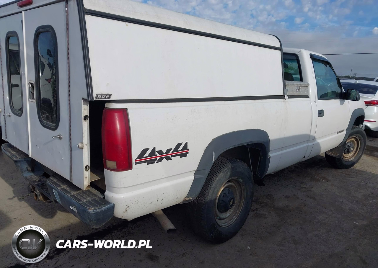 2000 Chevrolet K2500 VIN:1GCGK24R0YF486511 - 4