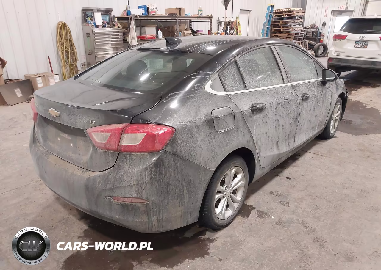 2019 Chevrolet Cruze Lt VIN:1G1BE5SM1K7145252 - 4