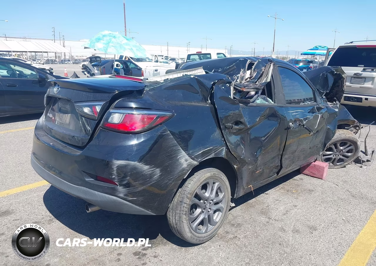 2019 Toyota Yaris Le VIN:3MYDLBYV8KY525340 - 4
