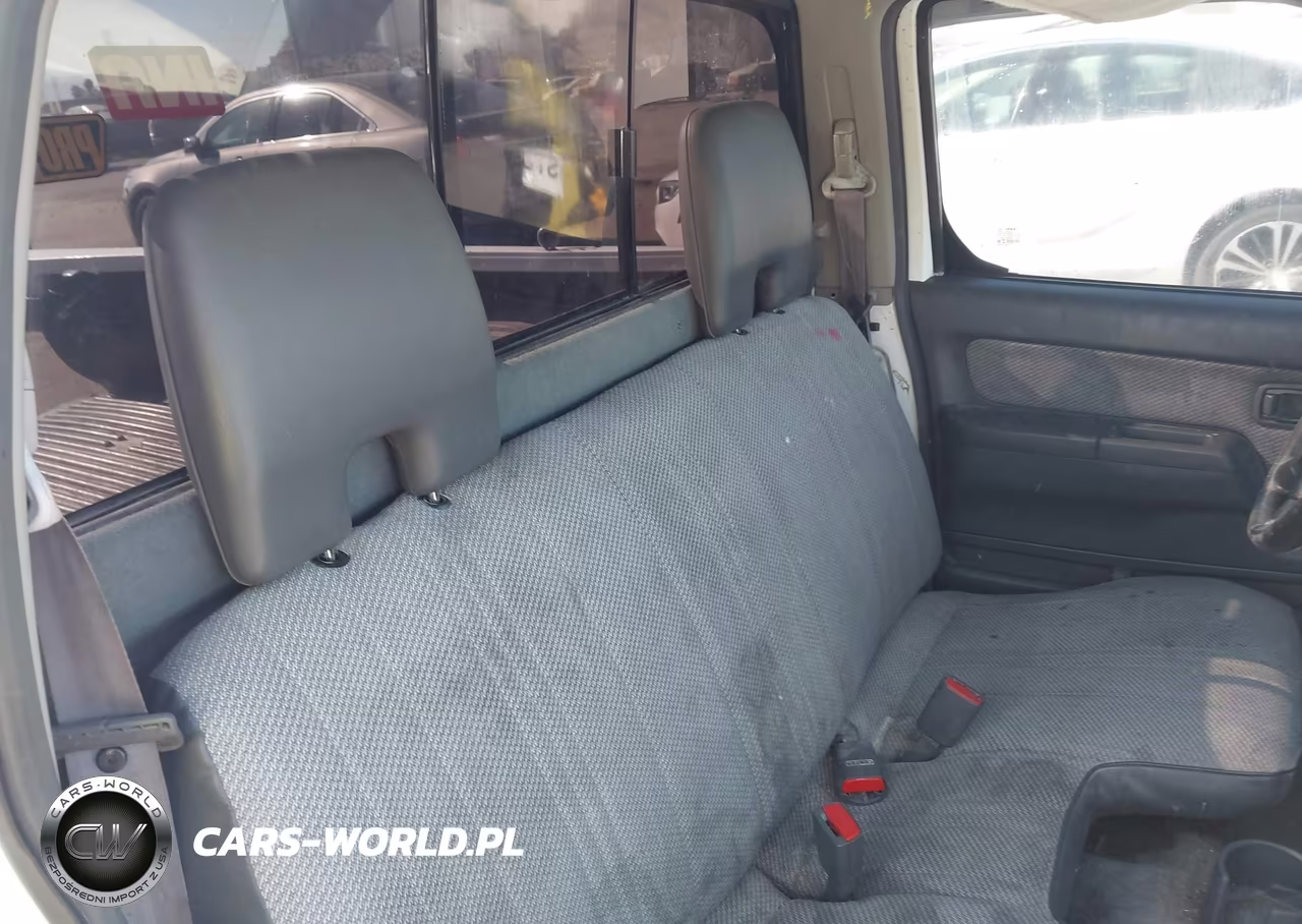 2001 Nissan Frontier Xe VIN:1N6DD21S21C328535 - 8
