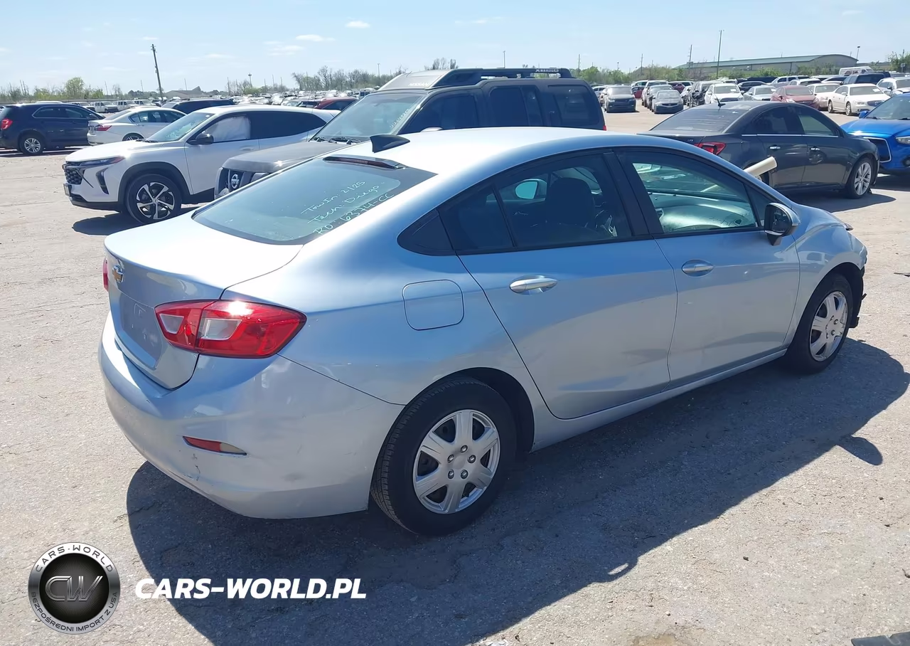 2018 Chevrolet Cruze Ls Auto VIN:1G1BC5SM0J7143156 - 4