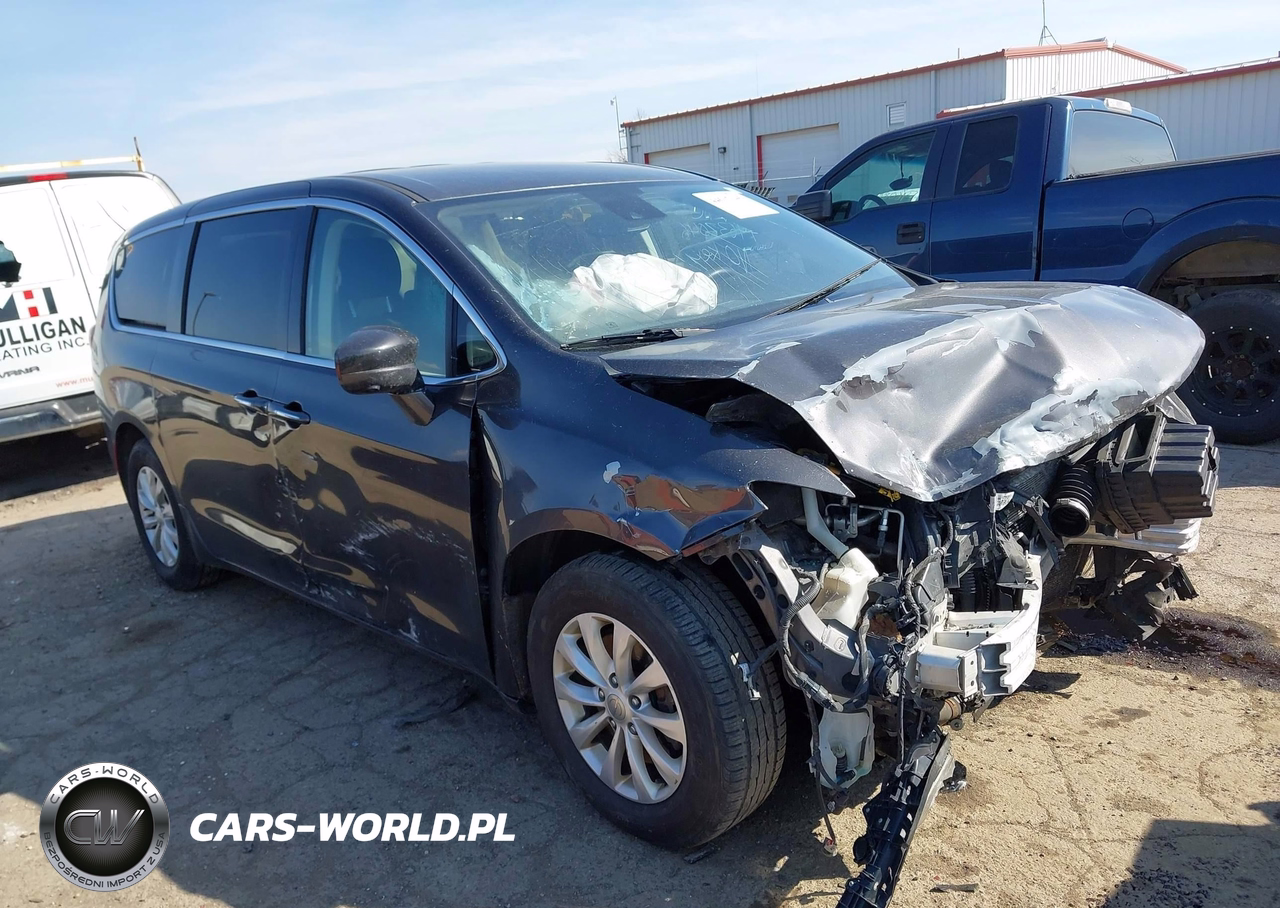 2020 Chrysler Pacifica Touring