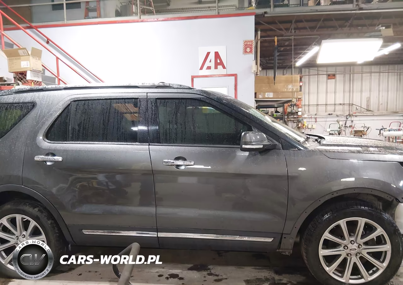 2017 Ford Explorer Limited VIN:1FM5K8F8XHGC92069 - 13