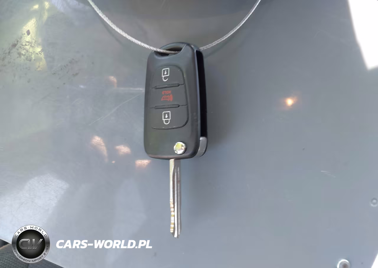 2011 Kia Soul + VIN:KNDJT2A25B7704776 - 11