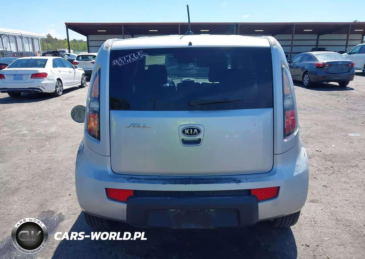 2011 Kia Soul + VIN:KNDJT2A25B7704776 - 16
