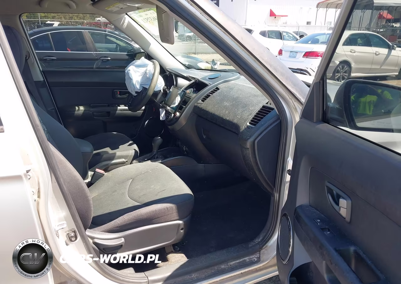 2011 Kia Soul + VIN:KNDJT2A25B7704776 - 5
