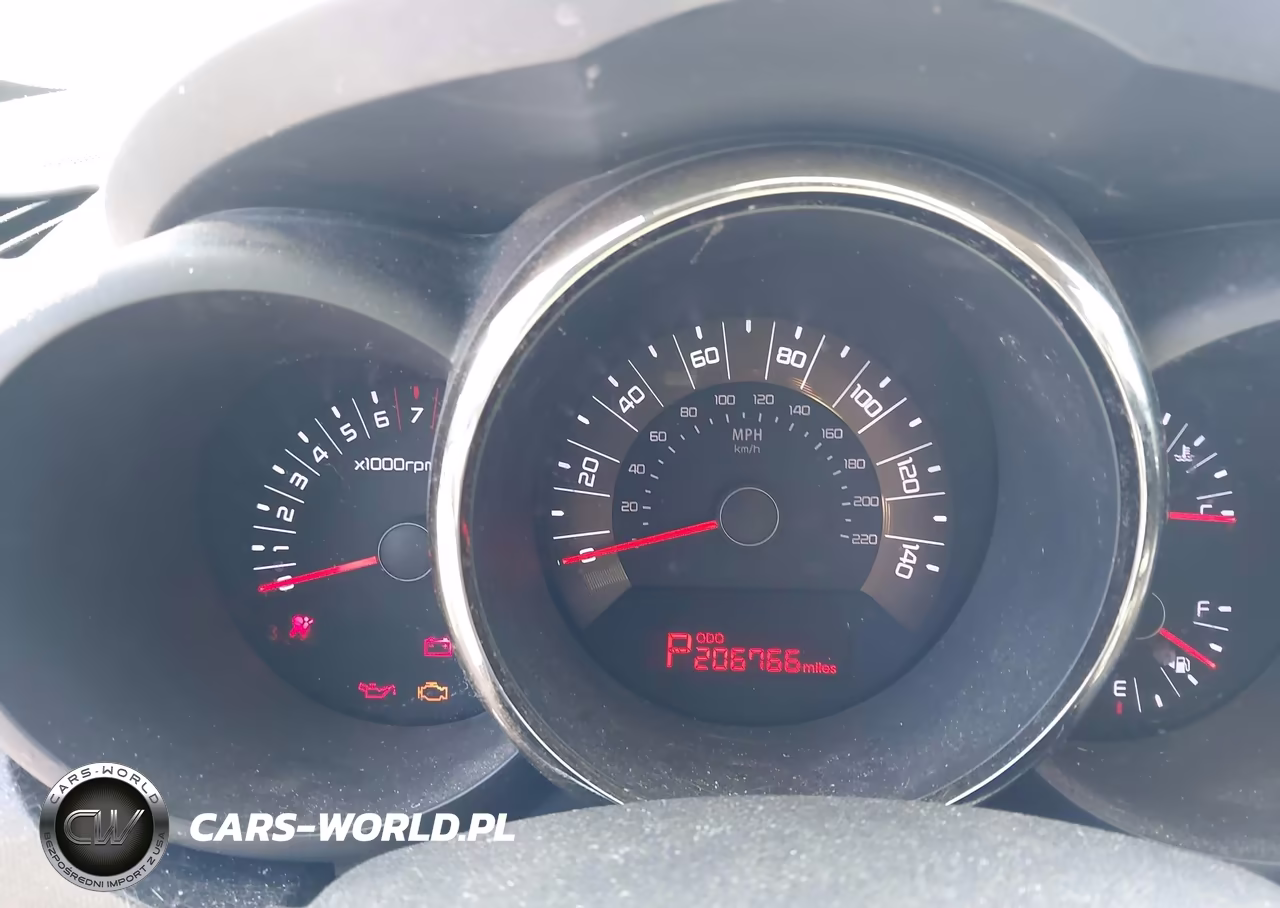 2011 Kia Soul + VIN:KNDJT2A25B7704776 - 7