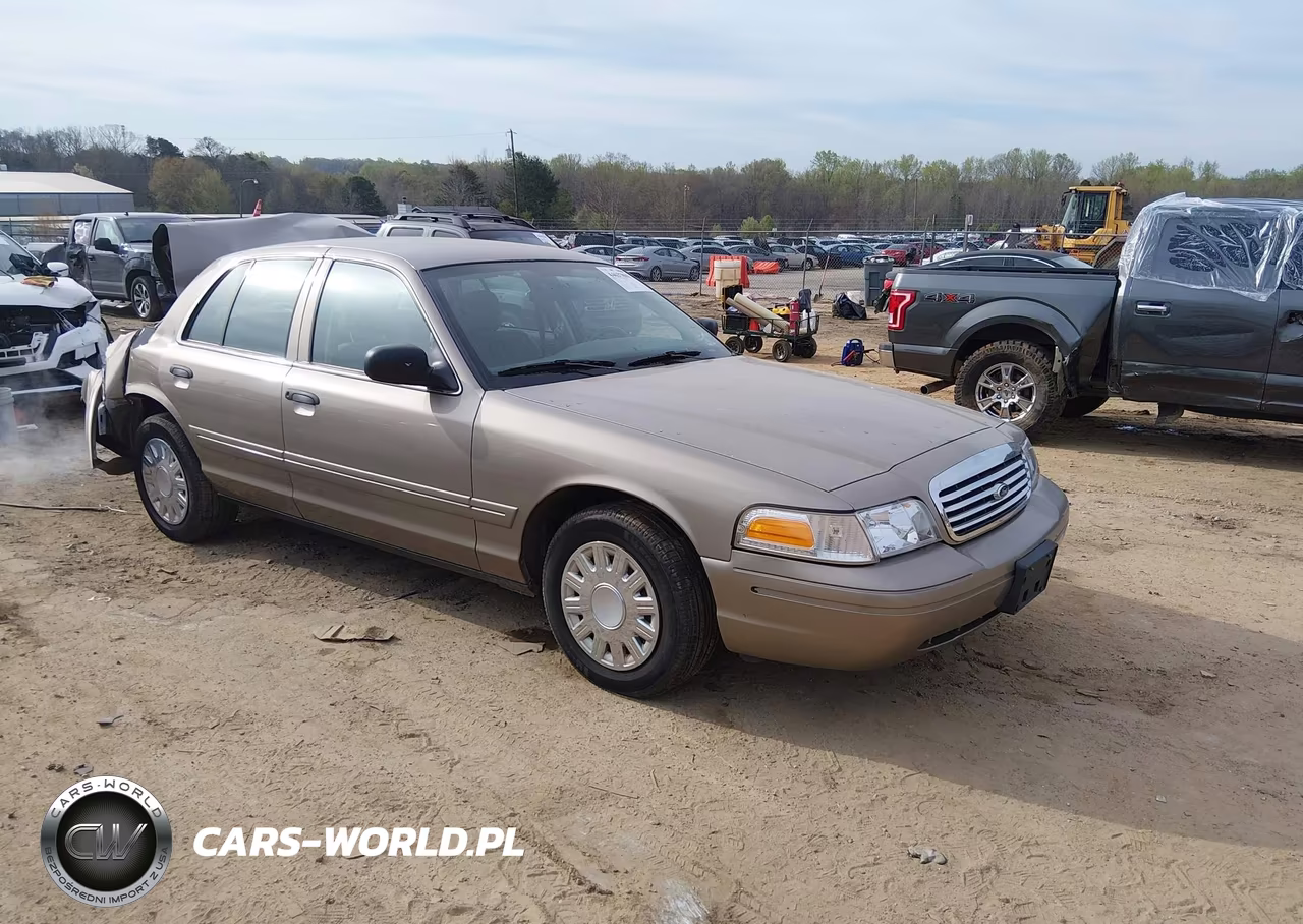 2004 Ford Crown Victoria Standard