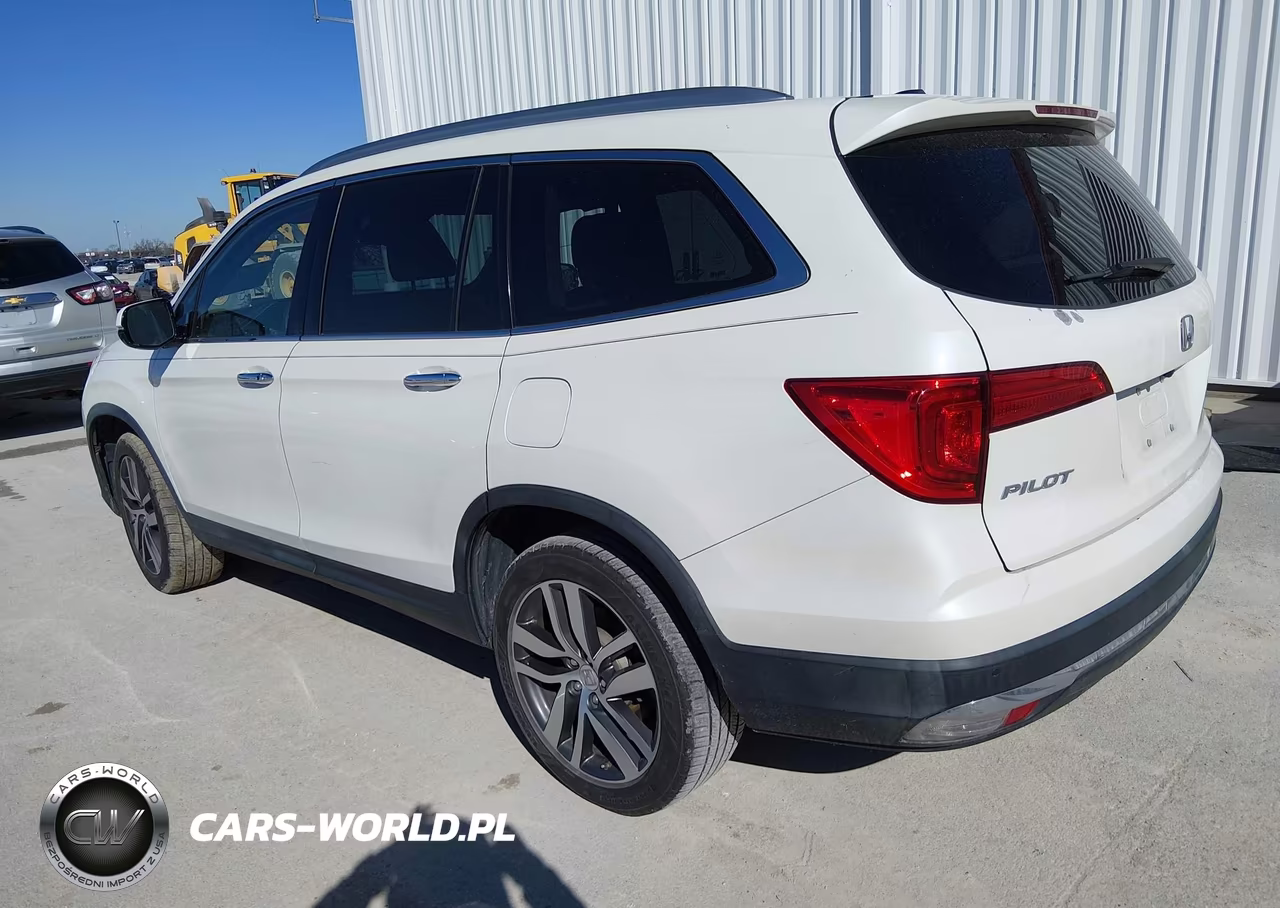 2017 Honda Pilot Touring VIN:5FNYF5H92HB017493 - 3
