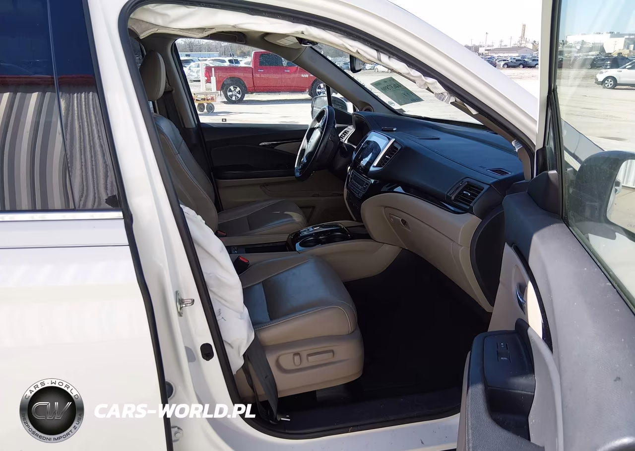2017 Honda Pilot Touring VIN:5FNYF5H92HB017493 - 5
