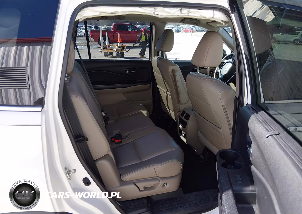 2017 Honda Pilot Touring VIN:5FNYF5H92HB017493 - 8