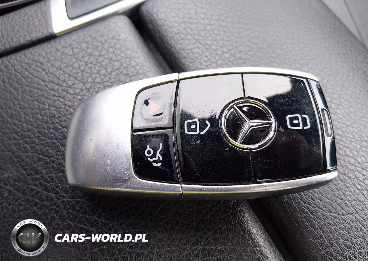 2017 Mercedes-Benz E 300 4Matic VIN:WDDZF4KB6HA010474 - 11
