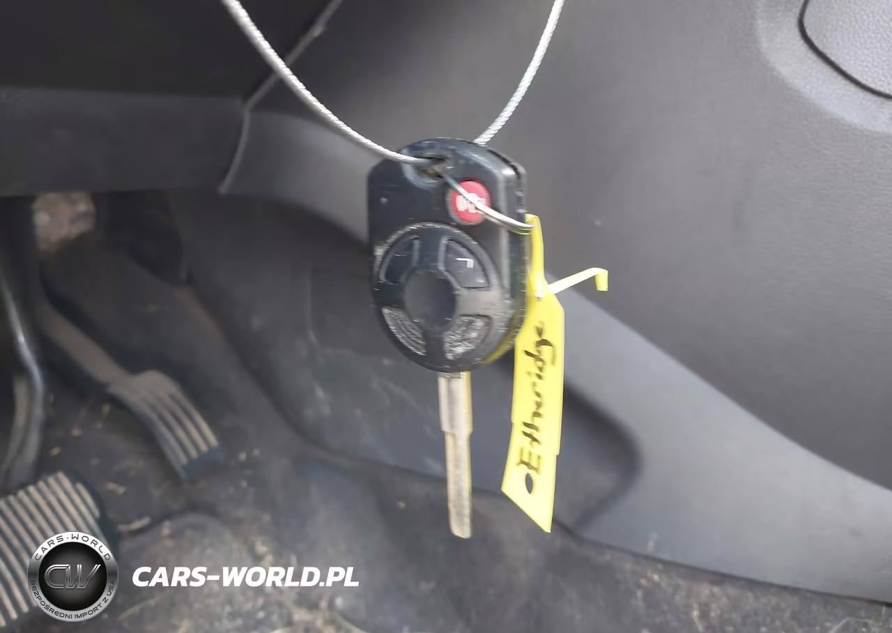 2017 Ford Escape S VIN:1FMCU0F7XHUB02282 - 11