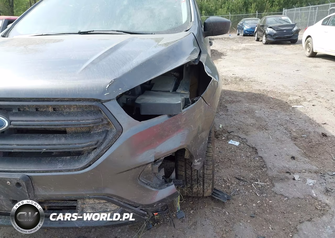 2017 Ford Escape S VIN:1FMCU0F7XHUB02282 - 16