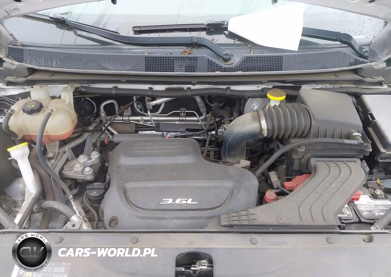 2018 Chrysler Pacifica Touring L VIN:2C4RC1BG5JR305743 - 10