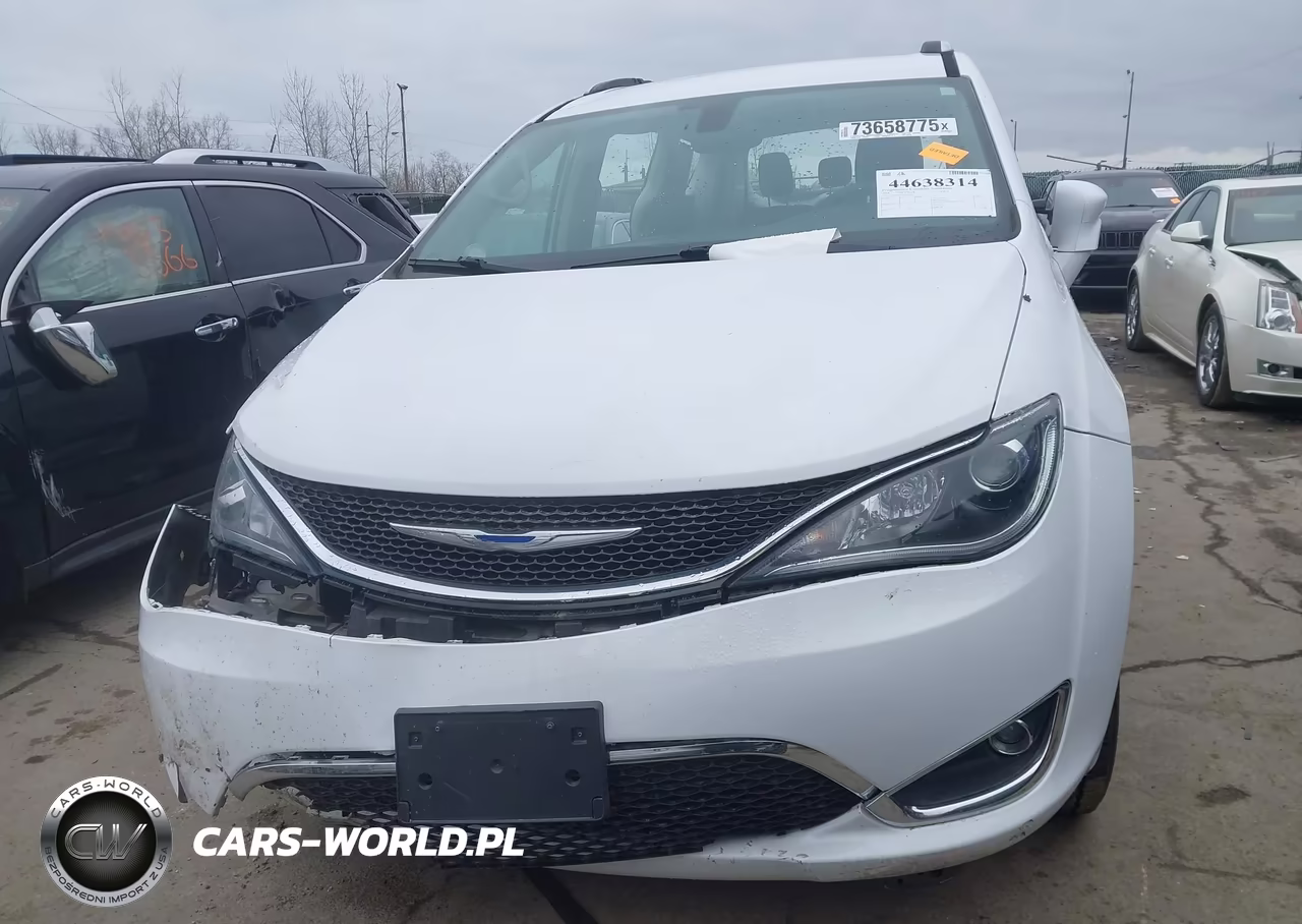 2018 Chrysler Pacifica Touring L VIN:2C4RC1BG5JR305743 - 13