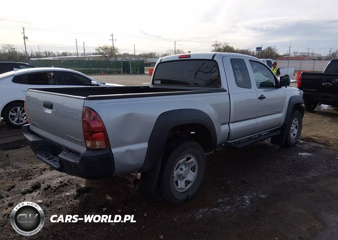 2013 Toyota Tacoma Prerunner VIN:5TFTX4GNXDX015815 - 4