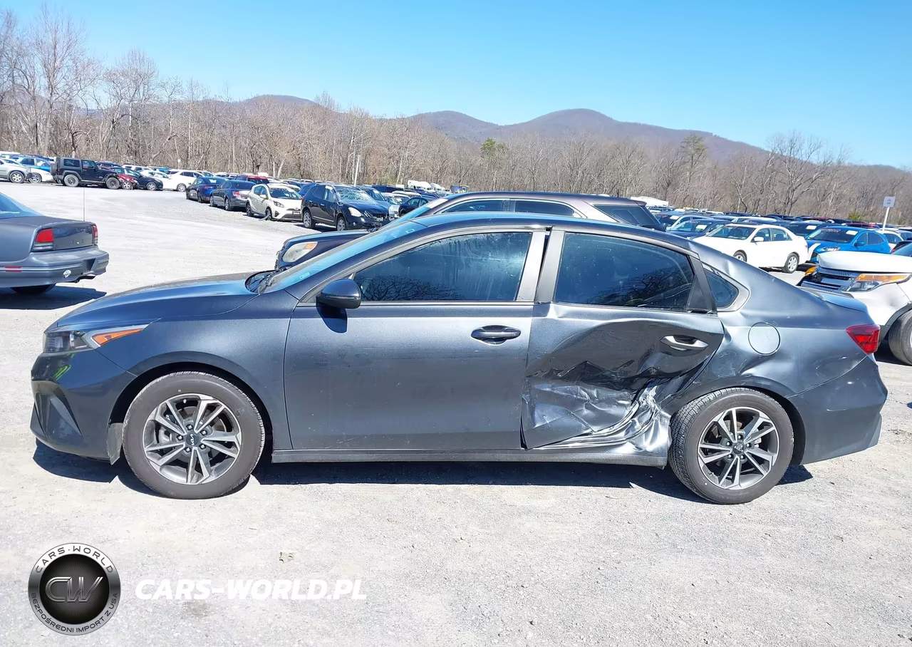 2024 Kia Forte Lxs VIN:3KPF24AD0RE744988 - 15