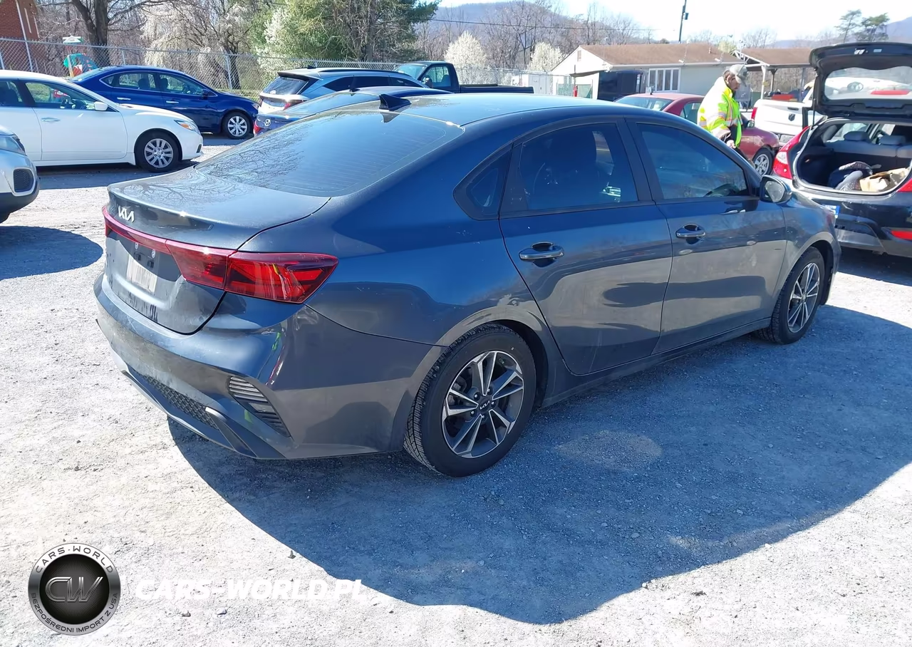 2024 Kia Forte Lxs VIN:3KPF24AD0RE744988 - 4