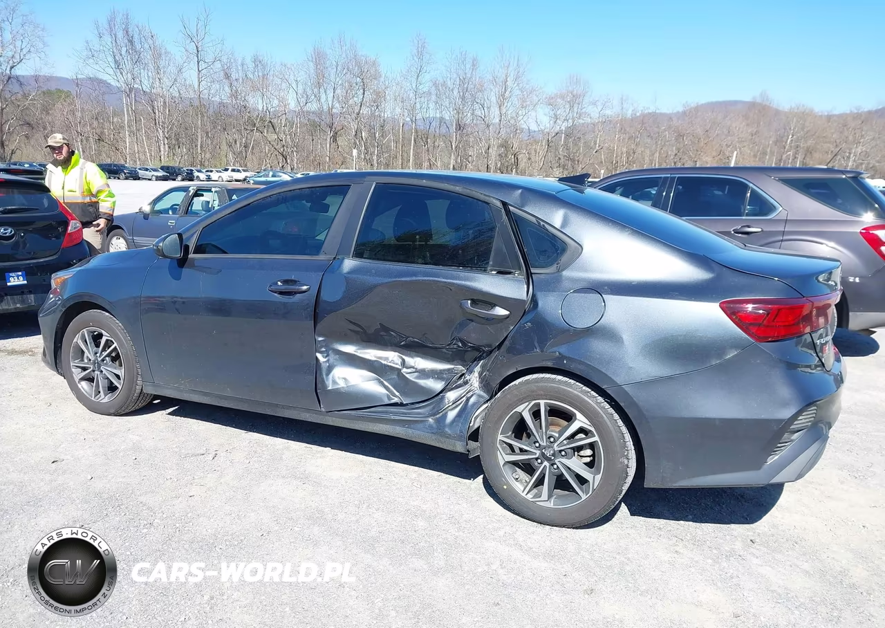 2024 Kia Forte Lxs VIN:3KPF24AD0RE744988 - 6