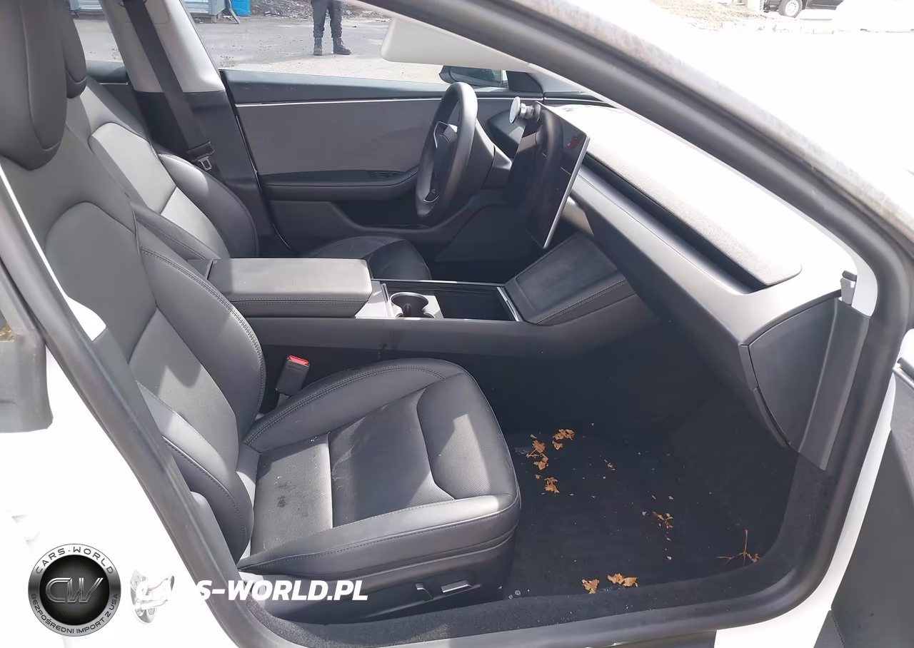 2024 Tesla Model 3 VIN:5YJ3E1EAXRF824429 - 5
