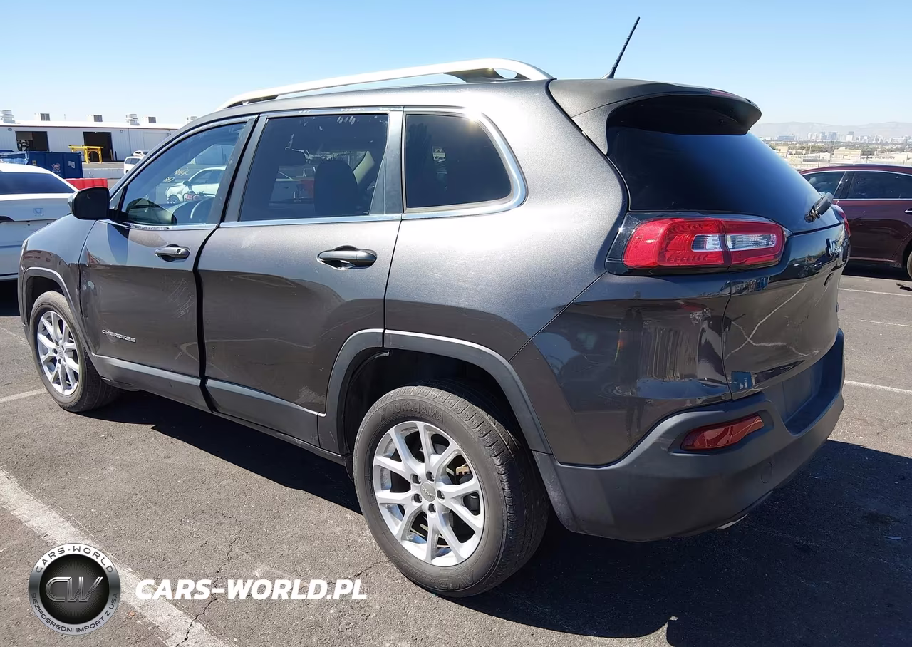 2015 Jeep Cherokee Latitude VIN:1C4PJLCB9FW759889 - 3