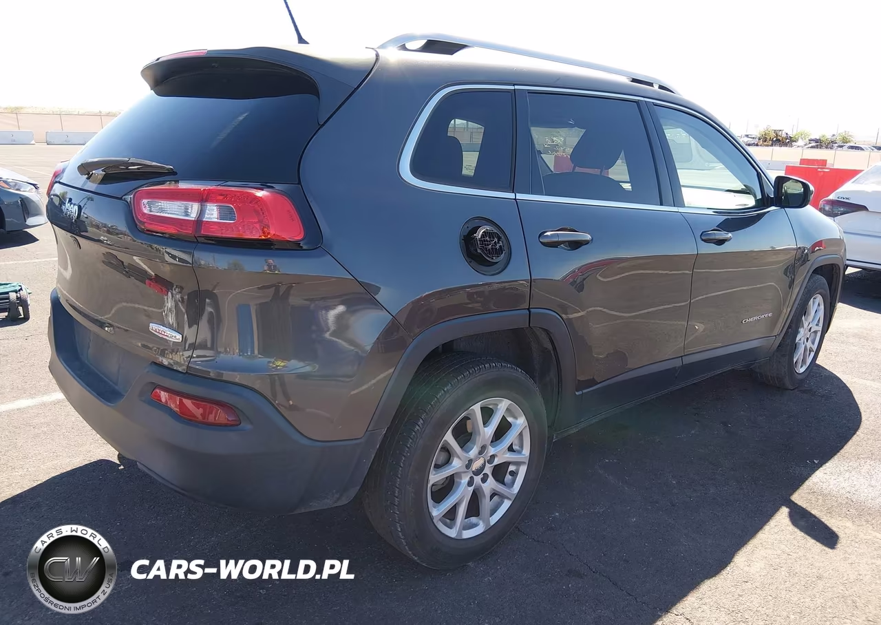2015 Jeep Cherokee Latitude VIN:1C4PJLCB9FW759889 - 4