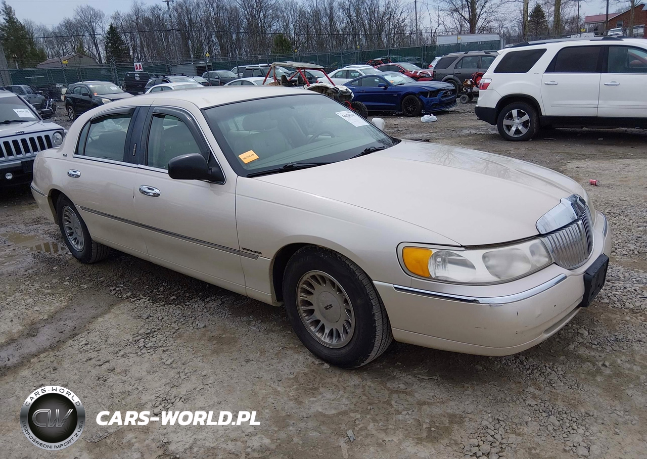 2001 Lincoln Town Car Cartier
