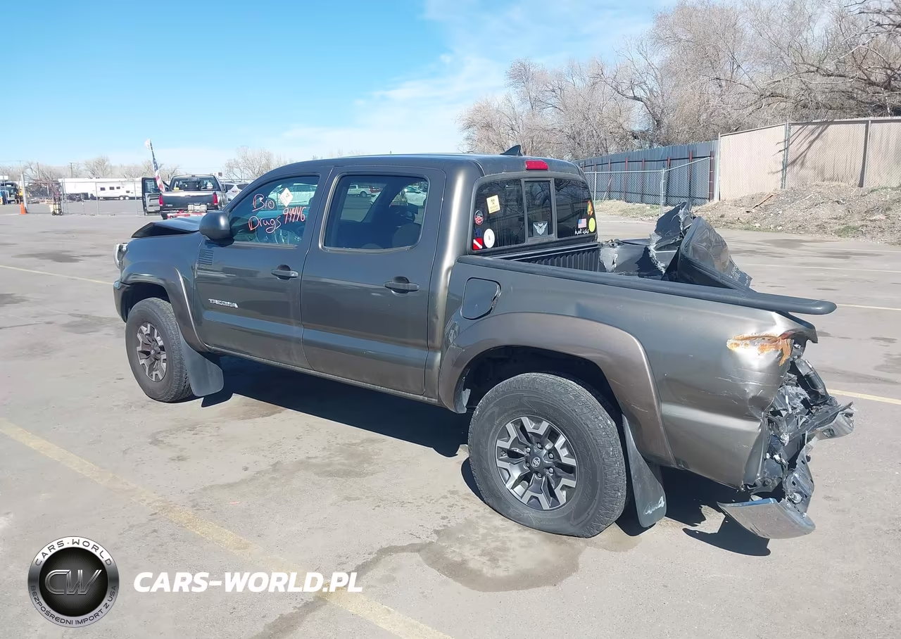 2014 Toyota Tacoma Base V6 VIN:3TMLU4EN3EM148385 - 3