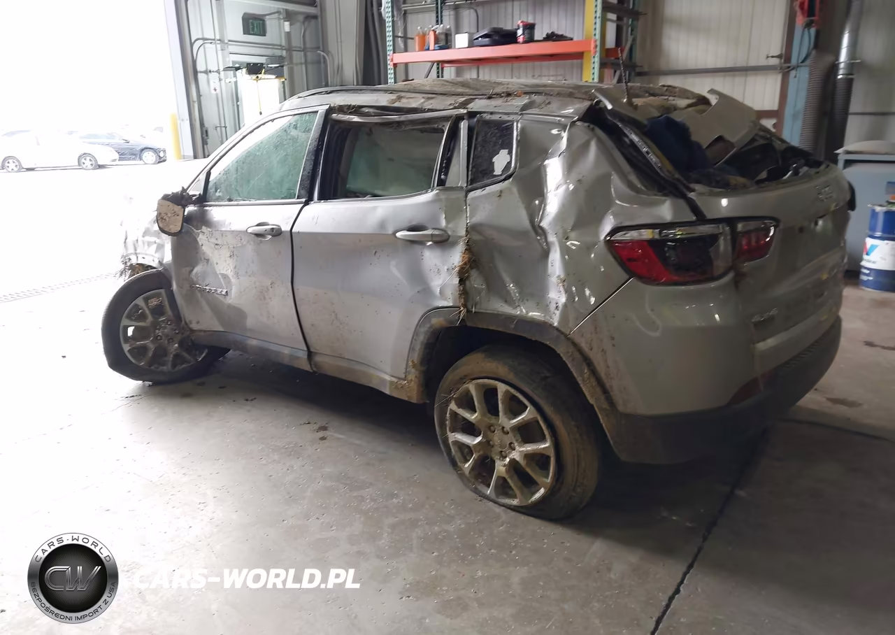 2022 Jeep Compass Latitude Lux 4X4 VIN:3C4NJDFB6NT101329 - 2