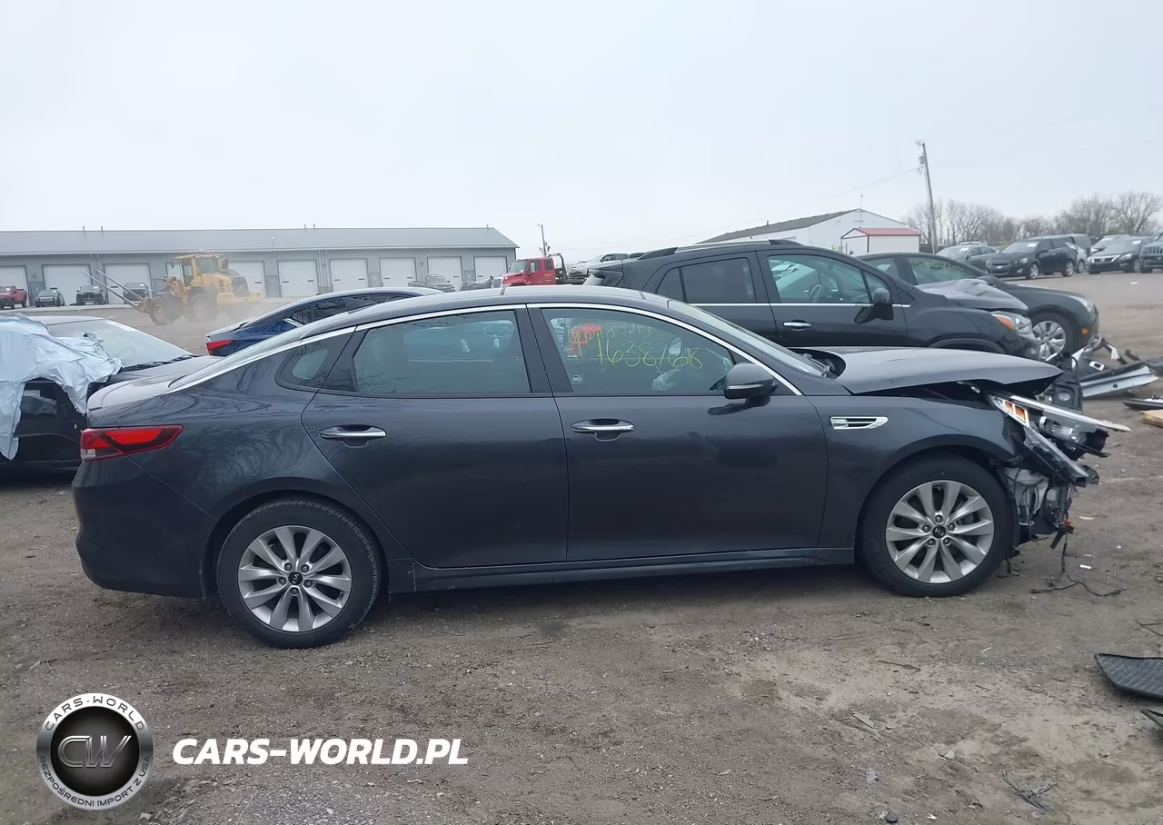 2018 Kia Optima S VIN:5XXGT4L31JG243464 - 13