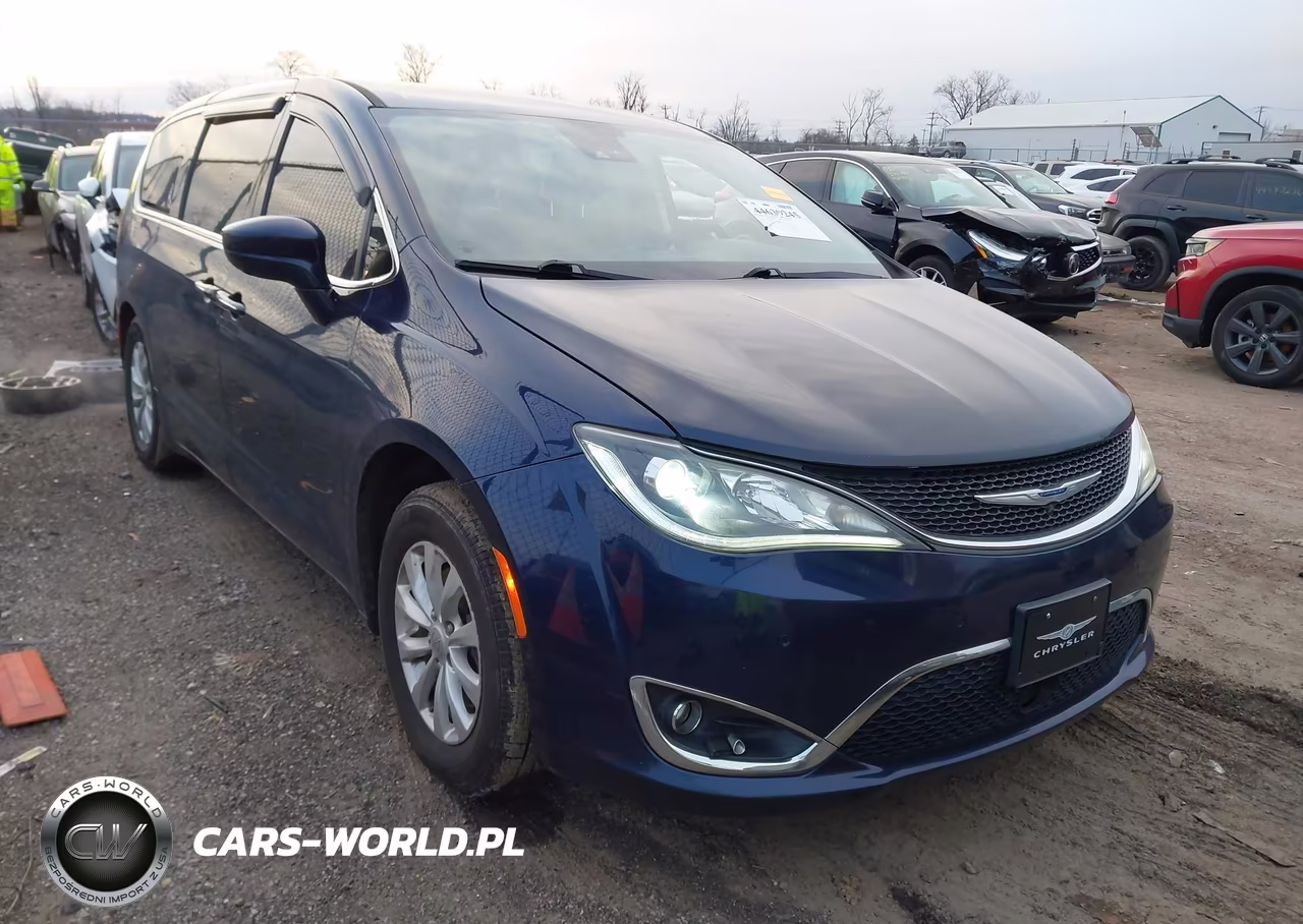 2019 Chrysler Pacifica Touring Plus – zdjęcie 1 z 17