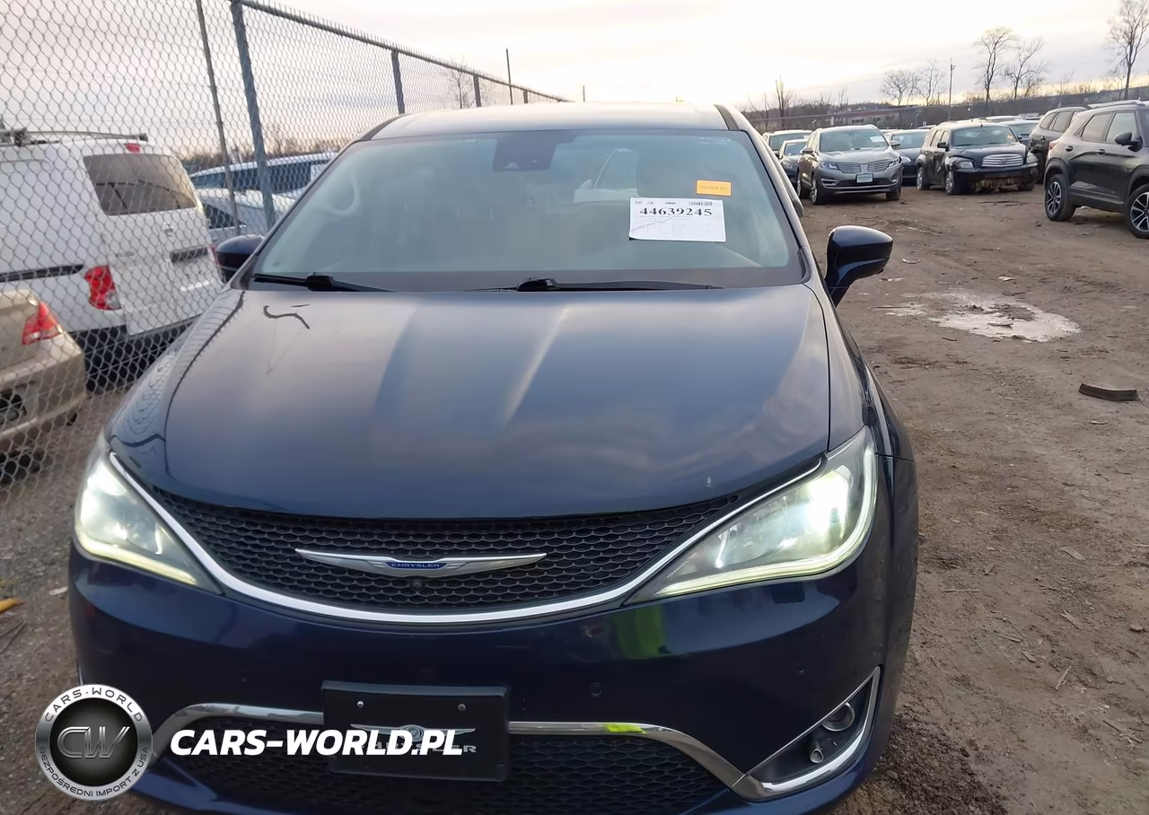 2019 Chrysler Pacifica Touring Plus VIN:2C4RC1FG9KR635784 - 13