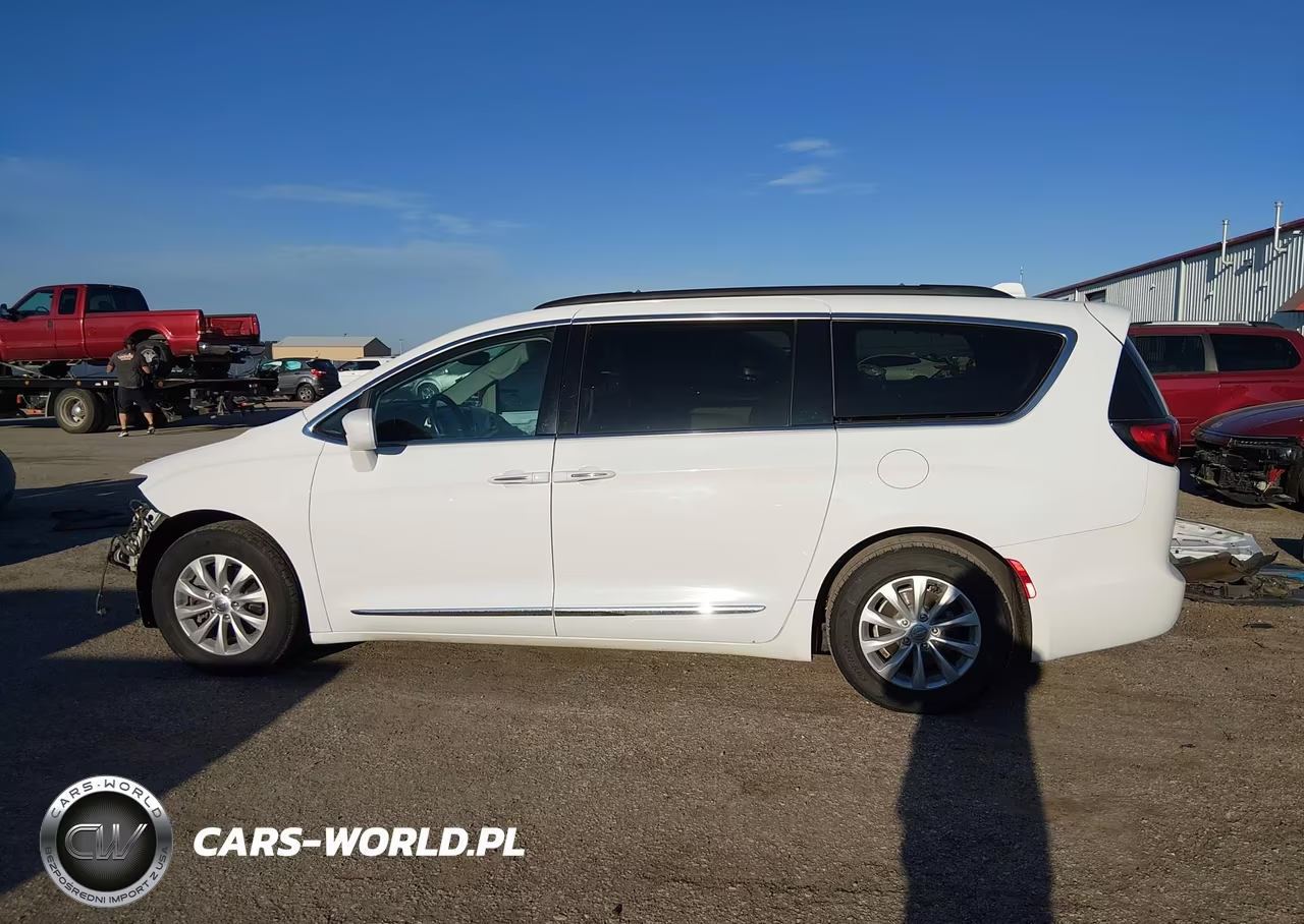2017 Chrysler Pacifica Touring-L VIN:2C4RC1BG0HR540450 - 15