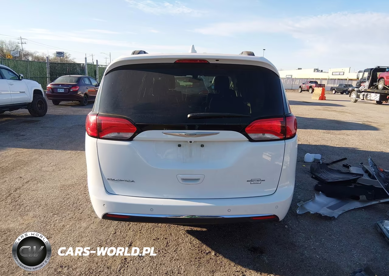 2017 Chrysler Pacifica Touring-L VIN:2C4RC1BG0HR540450 - 17