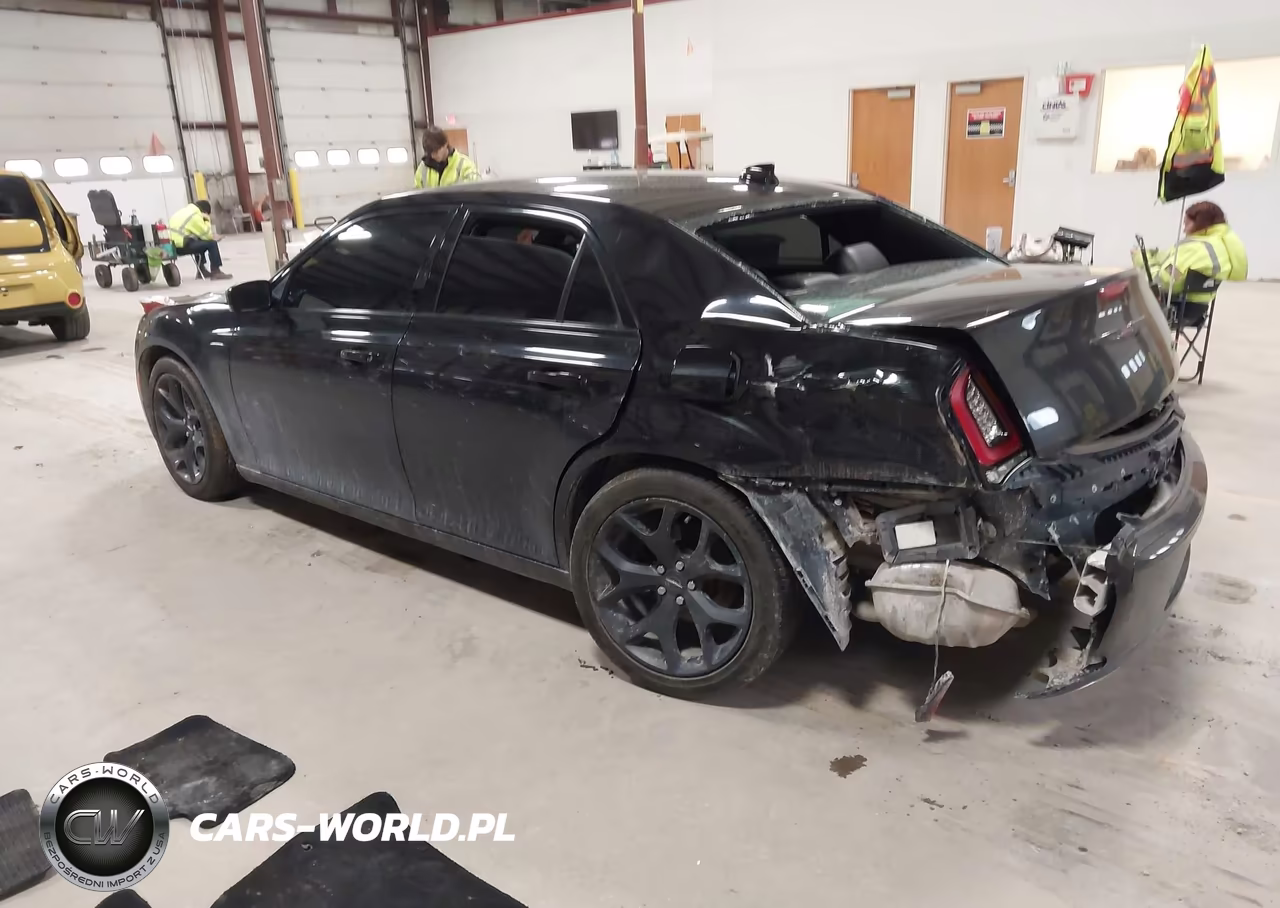 2021 Chrysler 300 300S VIN:2C3CCABG2MH532974 - 3