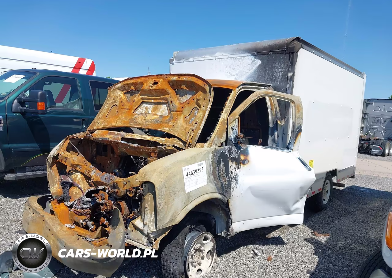 2021 GMC Savana Cutaway Work Van VIN:1GDY7RFP6M1304534 - 2
