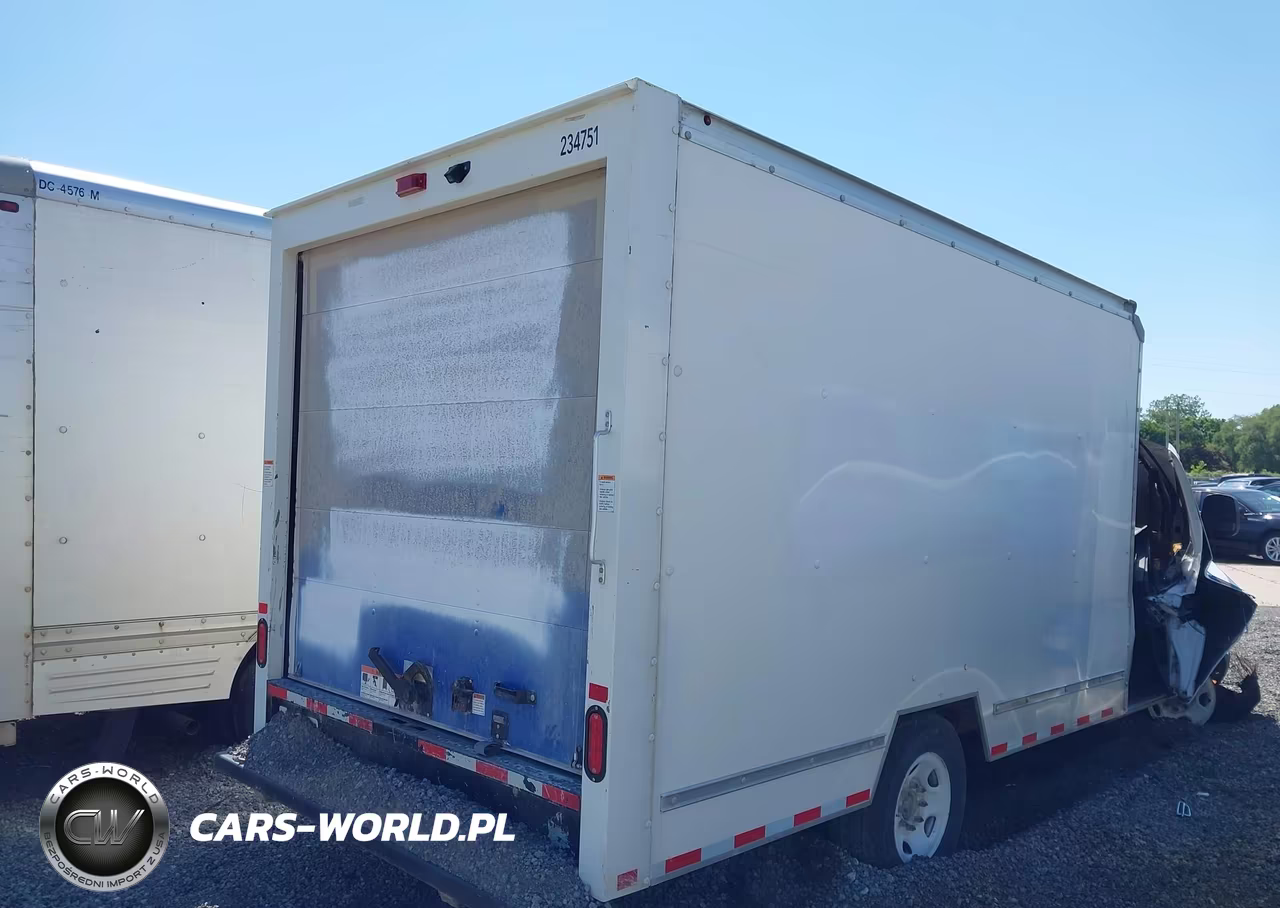 2021 GMC Savana Cutaway Work Van VIN:1GDY7RFP6M1304534 - 4