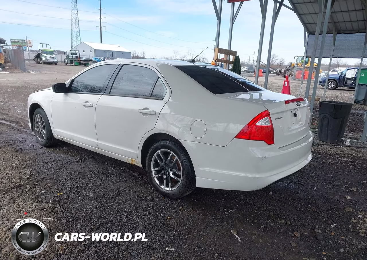 2012 Ford Fusion S VIN:3FAHP0GA2CR340497 - 3