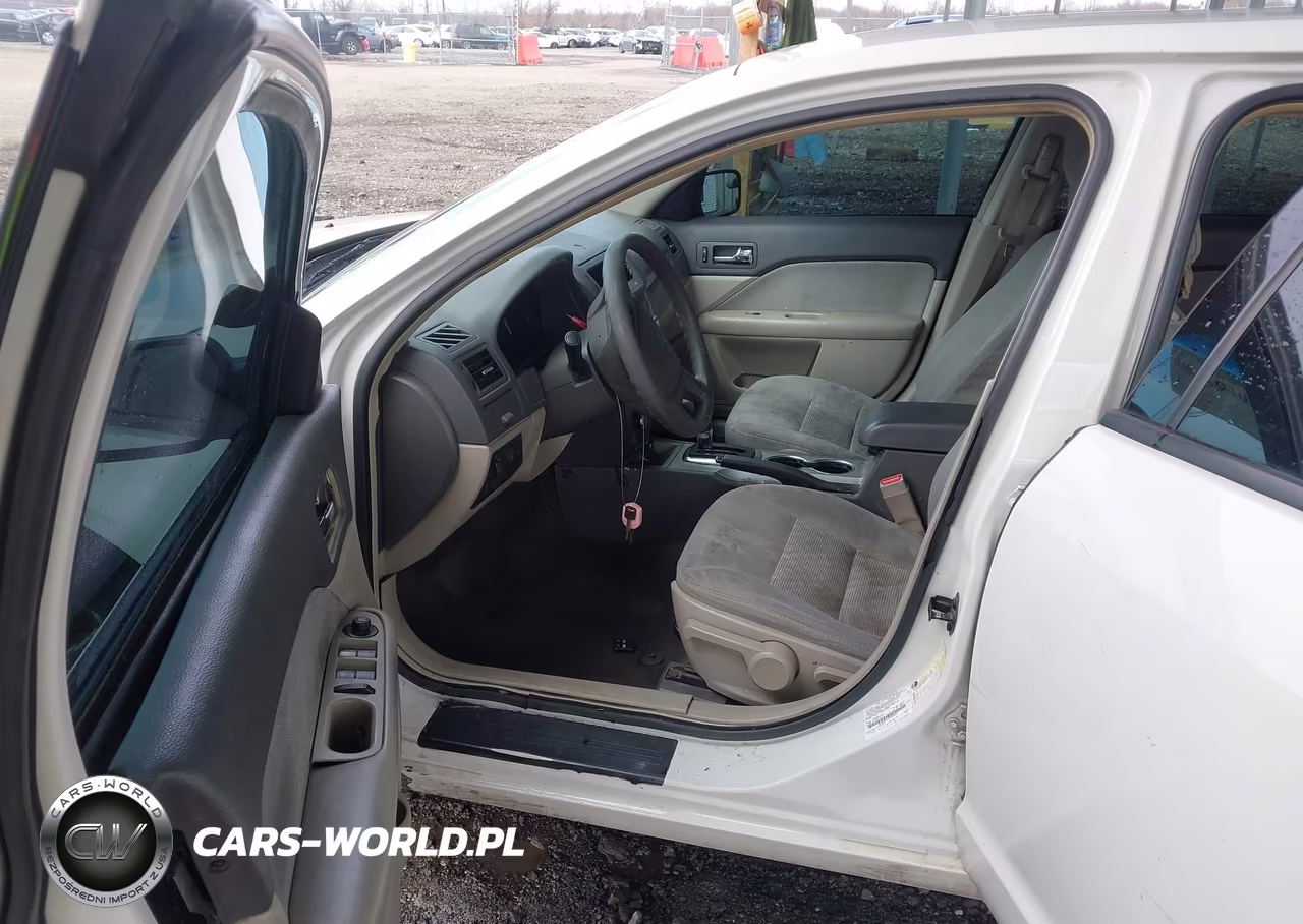 2012 Ford Fusion S VIN:3FAHP0GA2CR340497 - 5
