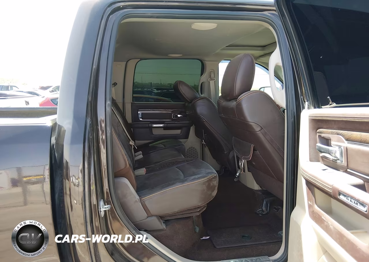 2017 Ram 3500 Laramie Longhorn 4X4 8' Box VIN:3C63RRKLXHG603132 - 6