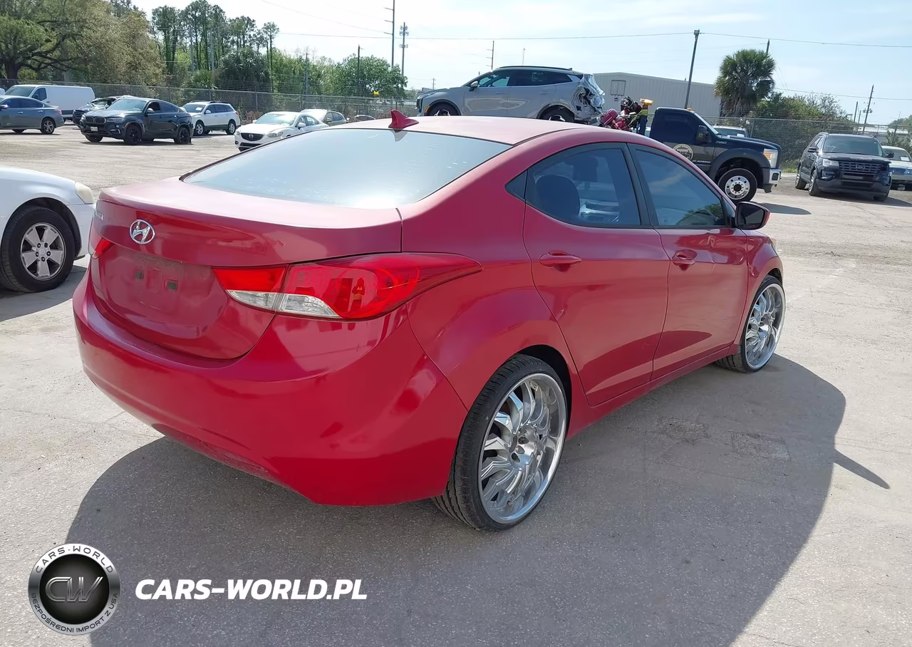 2013 Hyundai Elantra Gls VIN:KMHDH4AE6DU935643 - 4