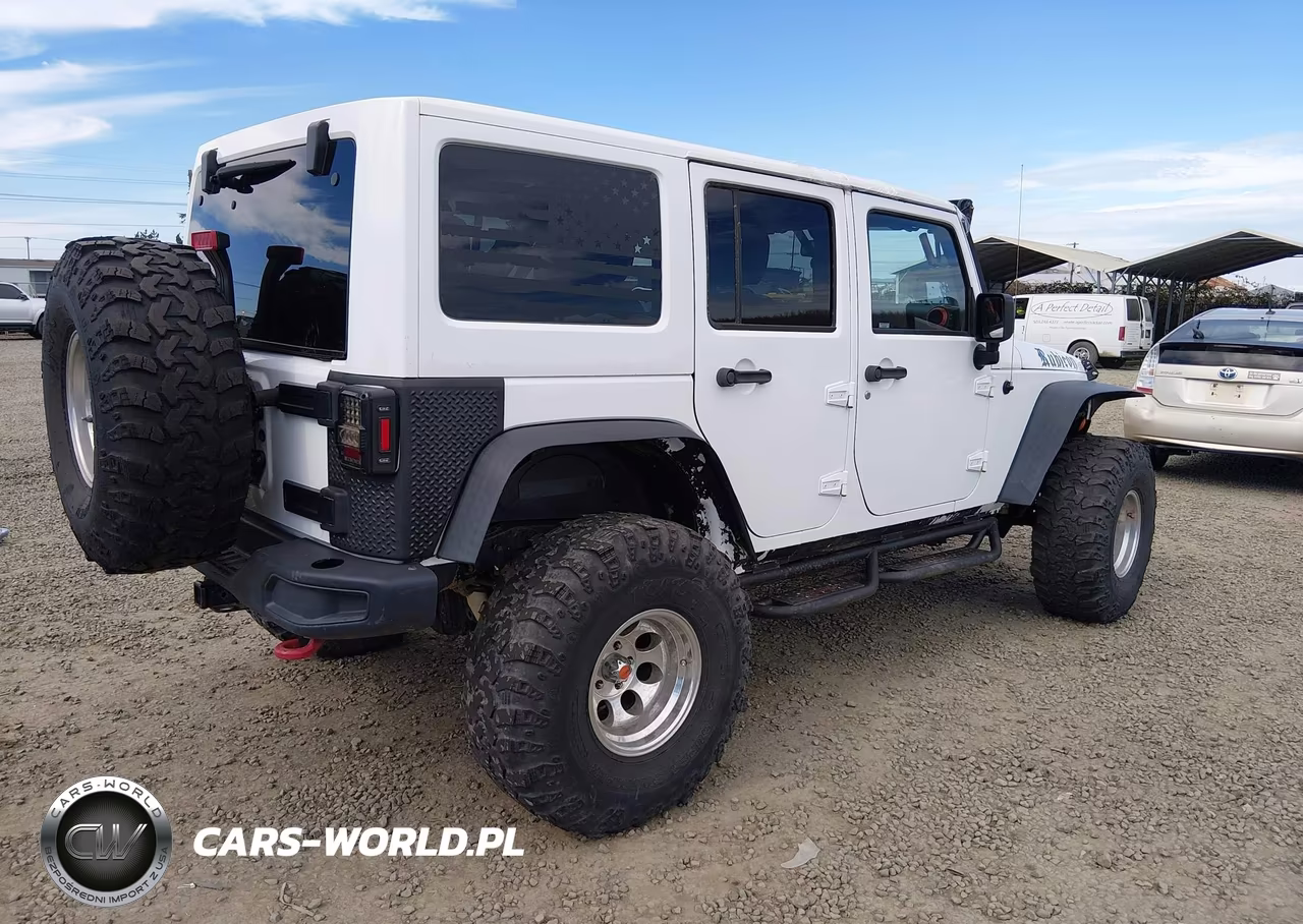 2017 Jeep Wrangler Unlimited Rubicon VIN:1C4BJWFG9HL654115 - 4