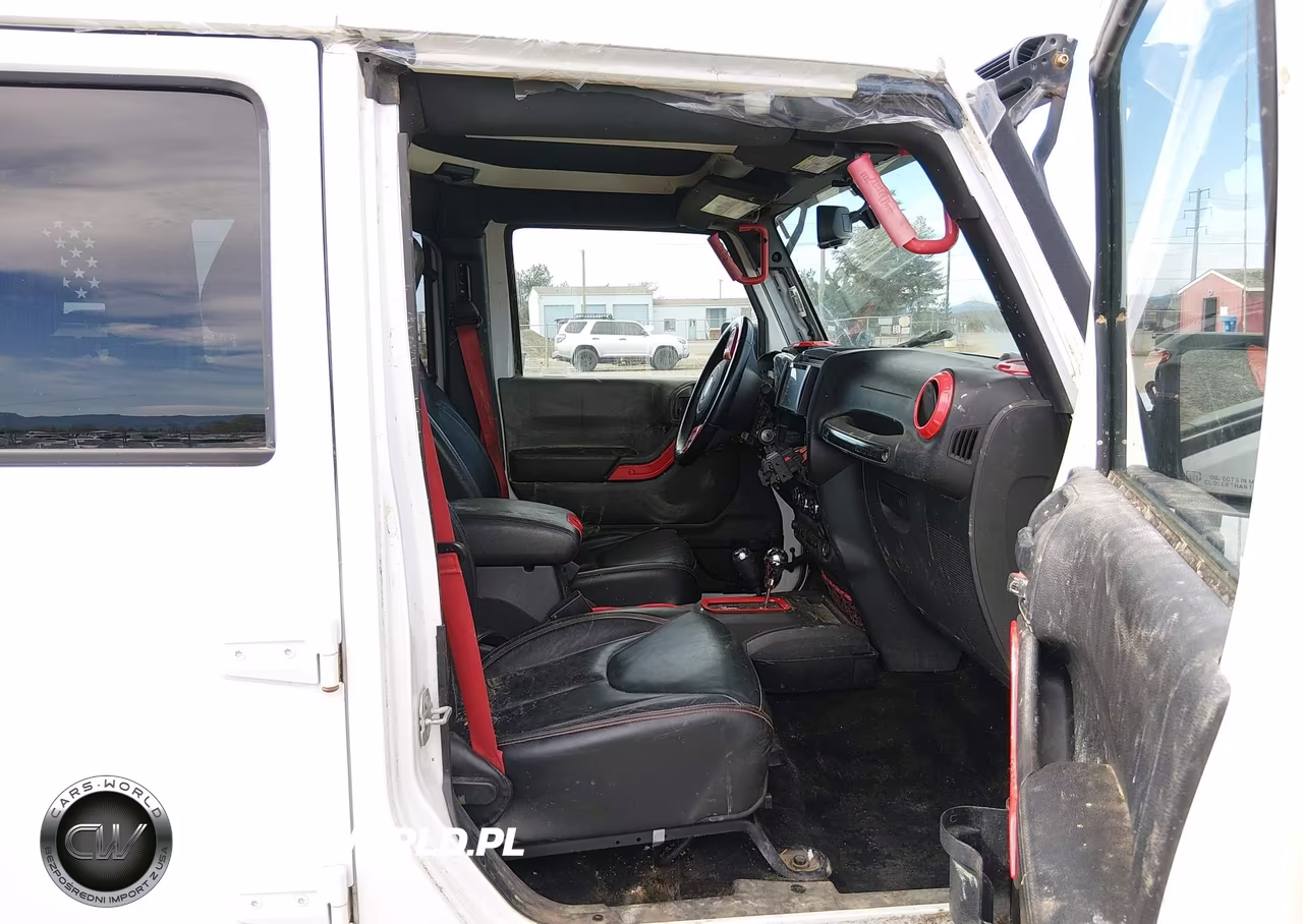 2017 Jeep Wrangler Unlimited Rubicon VIN:1C4BJWFG9HL654115 - 5