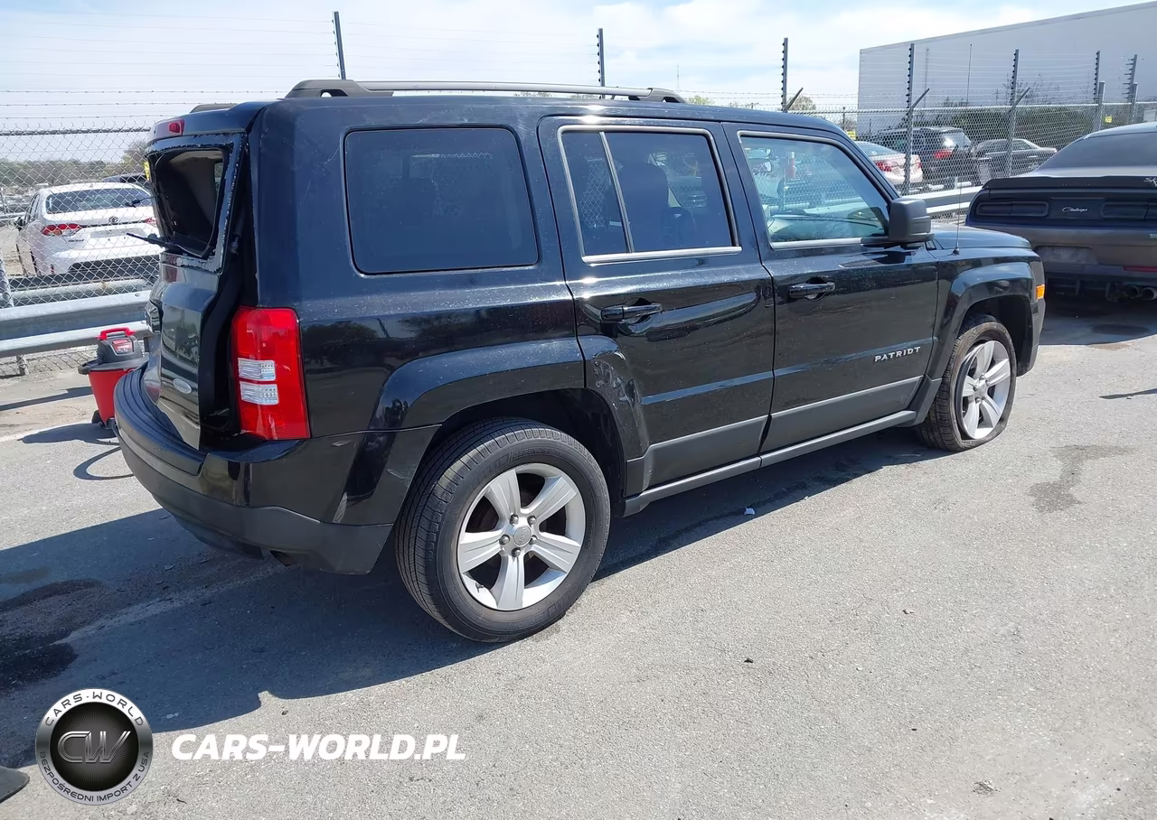 2012 Jeep Patriot Latitude VIN:1C4NJPFA5CD601784 - 4
