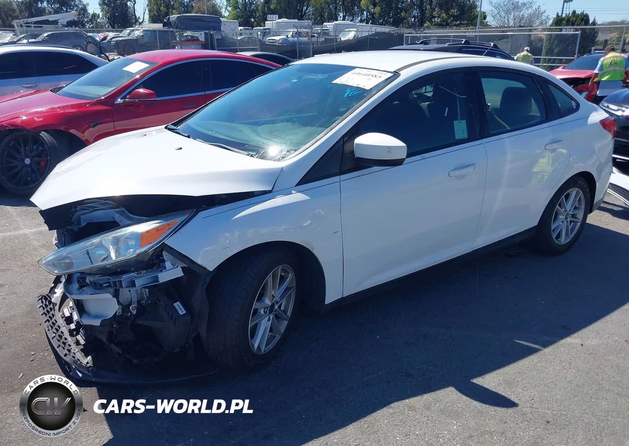 2018 Ford Focus Se VIN:1FADP3F2XJL220663 - 2