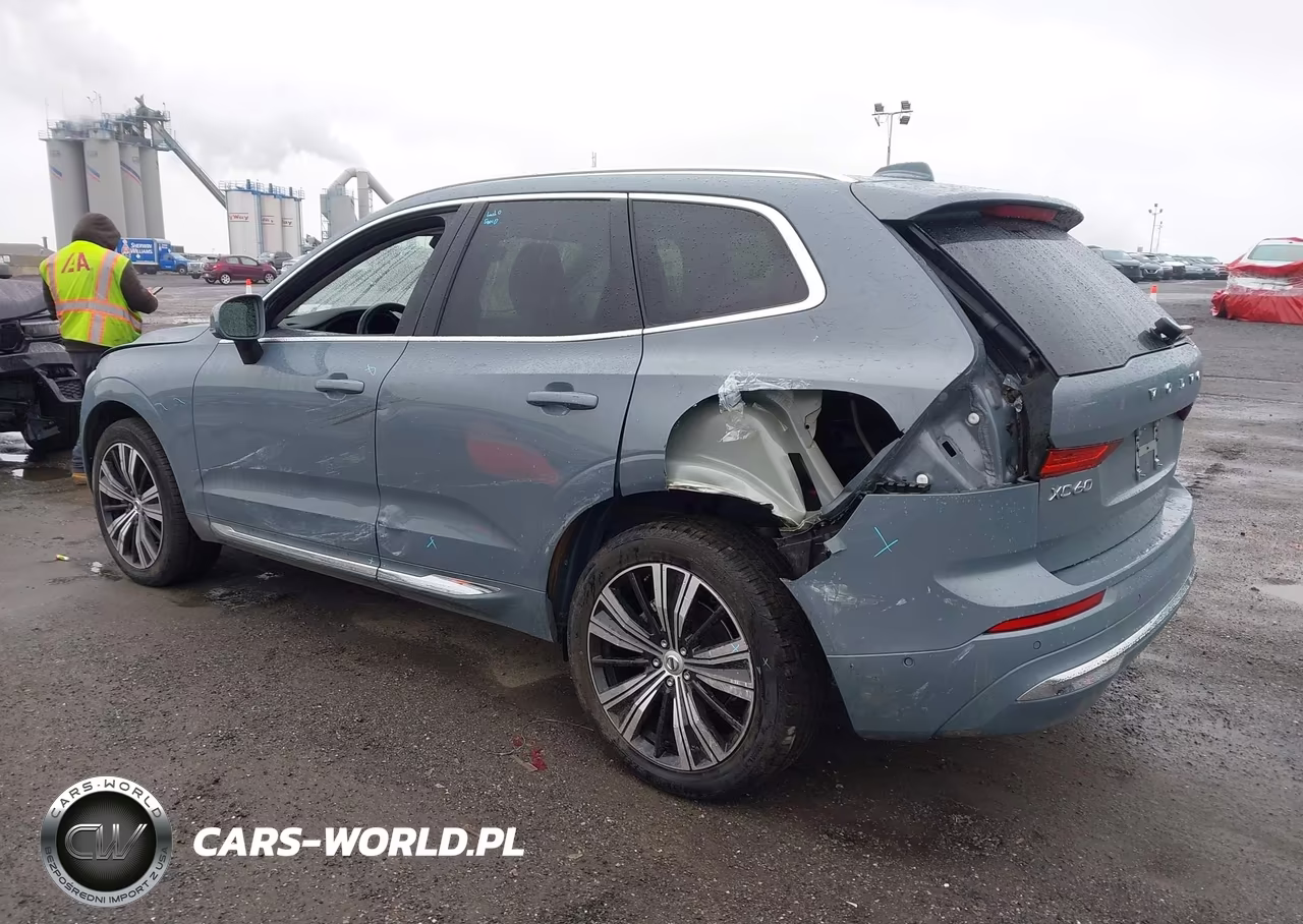 2023 Volvo Xc60 B5 Plus Bright Theme VIN:YV4L12RN0P1392791 - 3