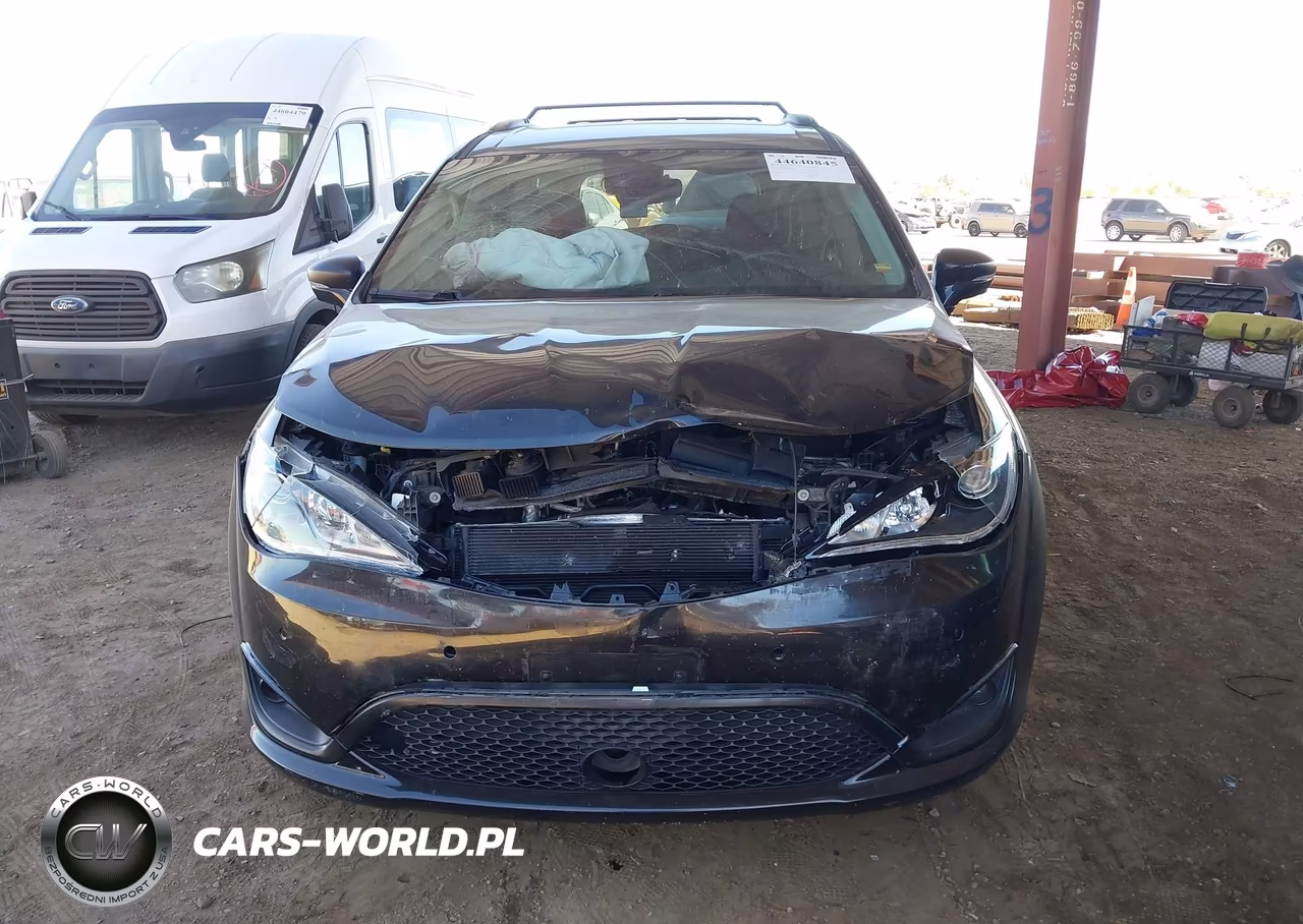 2017 Chrysler Pacifica Limited VIN:2C4RC1GG8HR628879 - 13