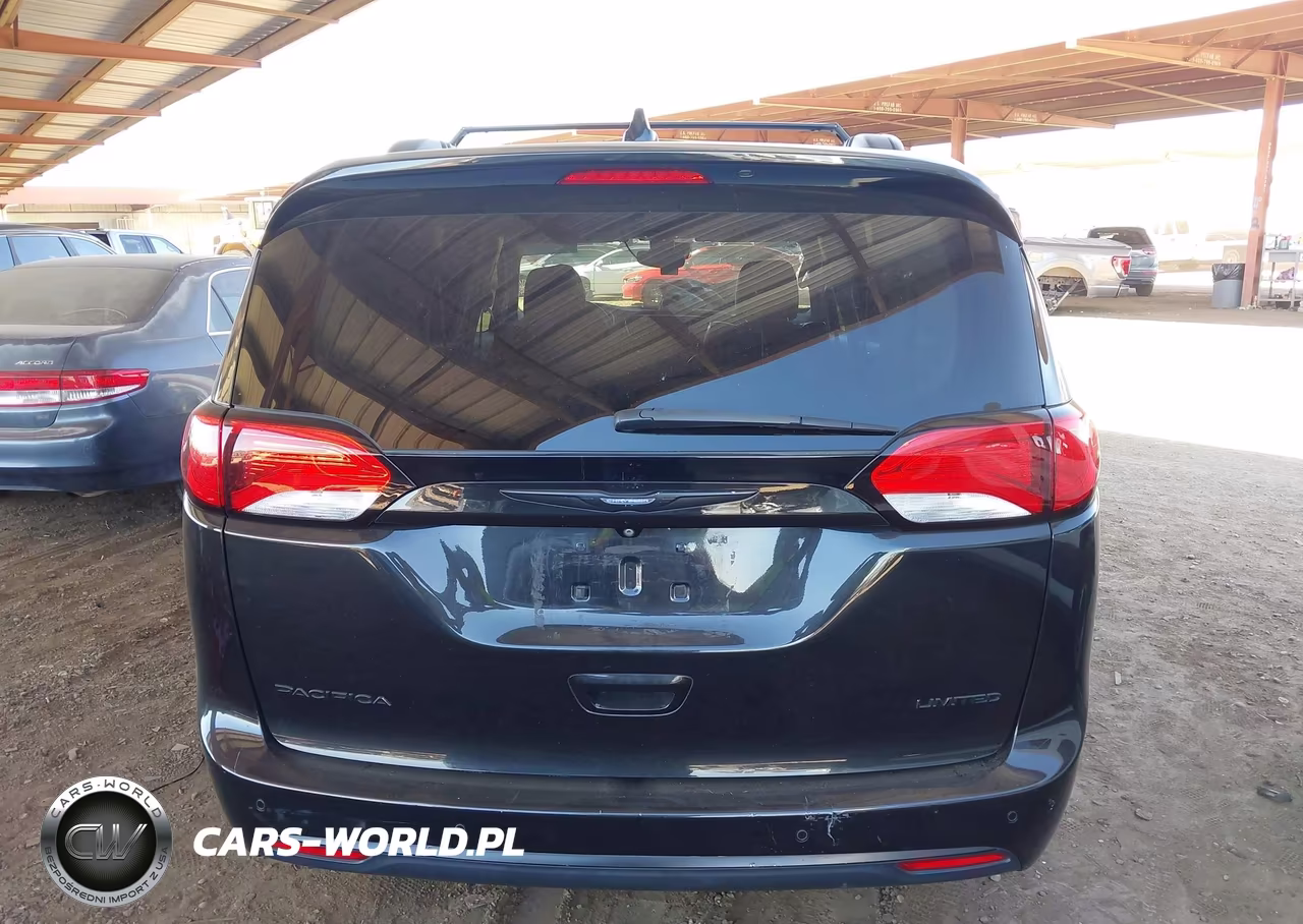 2017 Chrysler Pacifica Limited VIN:2C4RC1GG8HR628879 - 17